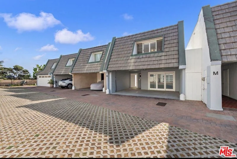 11770 Pacific Coast Highway N photo 2