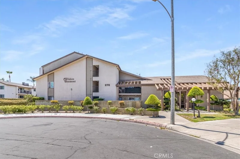 Photo 2 of 278 N Wilshire 129