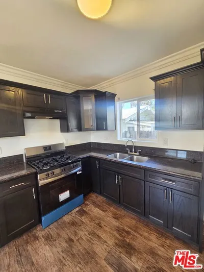 1721 W 39th Pl, Los Angeles, CA 90062