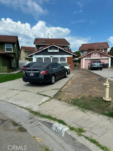 Photo 2 of 705 Matthisen Circle