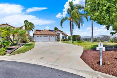 4964 Skyhawk Way photo 2