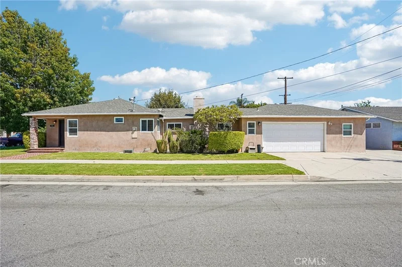 Photo 2 of 14514 Eastbrook Avenue