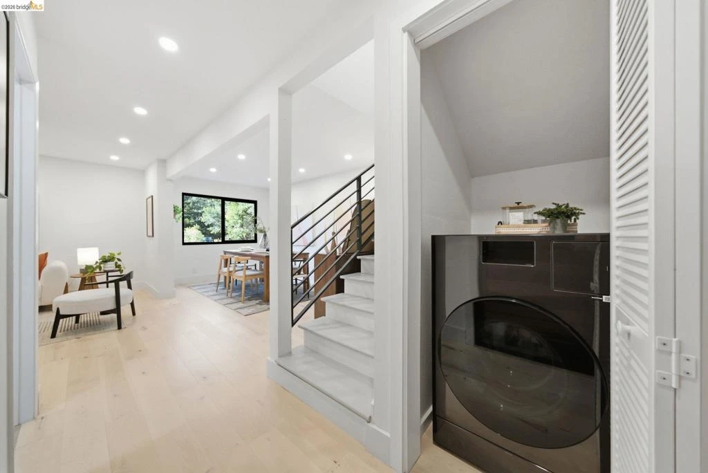 Interior 4