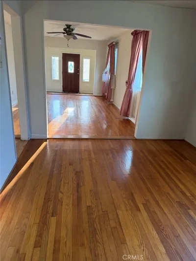 1538 Vanderwell Avenue photo 2