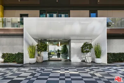 8420 Sunset Boulevard 403