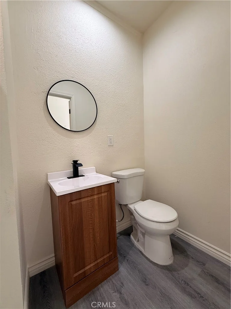 5360 Long Beach photo 2