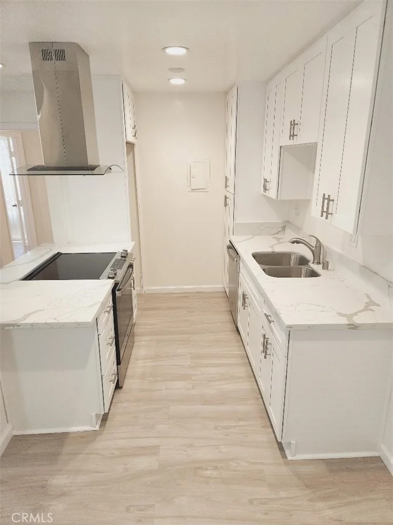 1040 W Macarthur Boulevard 41