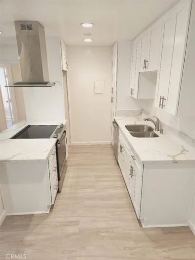 1040 W Macarthur Boulevard 41