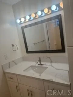 1040 W Macarthur Boulevard 41 photo 2