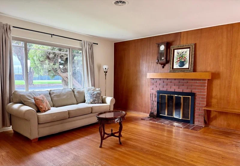 Photo 2 of 631 W Alisal Street