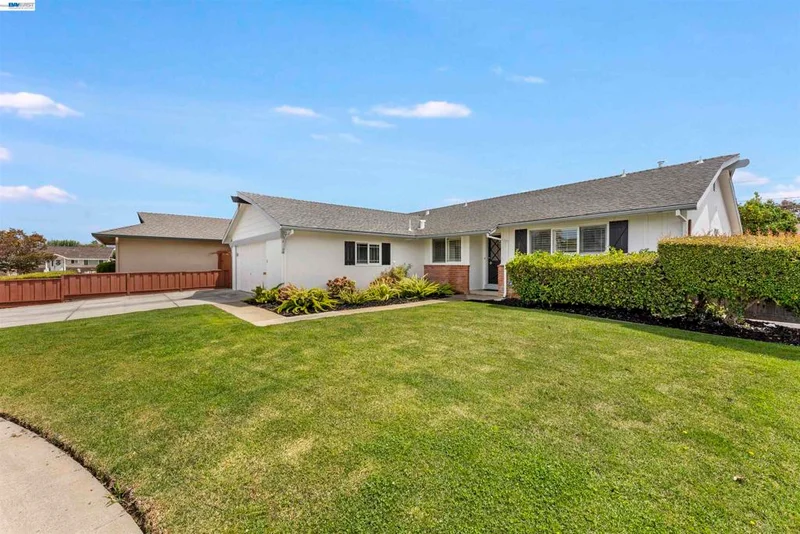 Photo 2 of 4820 Louise Ct