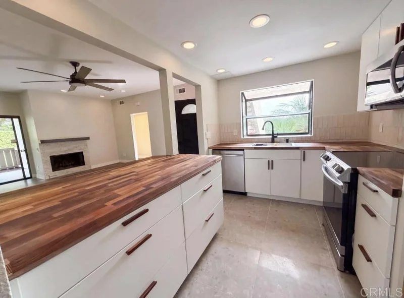 Photo 2 of 3625 Avocado Vlg 1