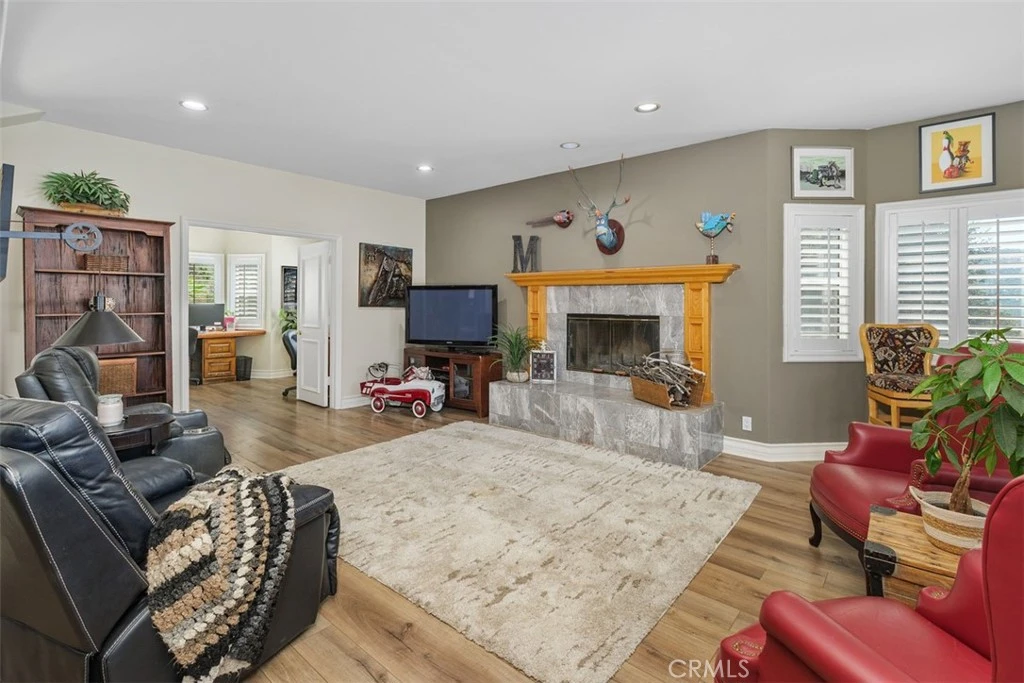 Interior 3