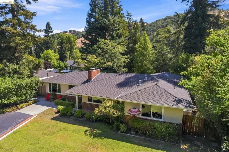 Photo 2 of 5075 Alhambra Valley Rd