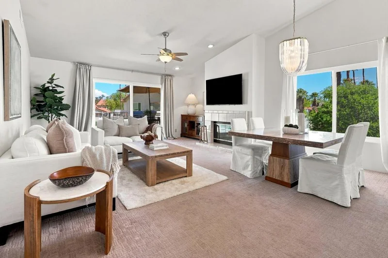 Photo 2 of 752 Vista Lago Drive N