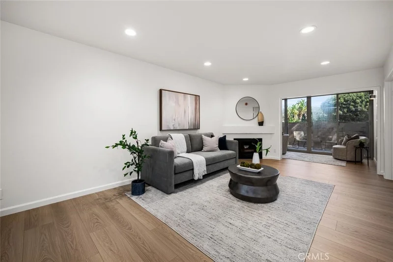 Photo 2 of 17168 Bluewater 168