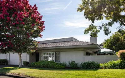 65 Bay Tree Lane