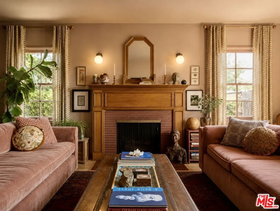 Interior 4
