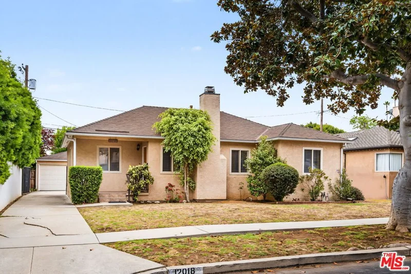 Photo 2 of 12018 Clover Avenue