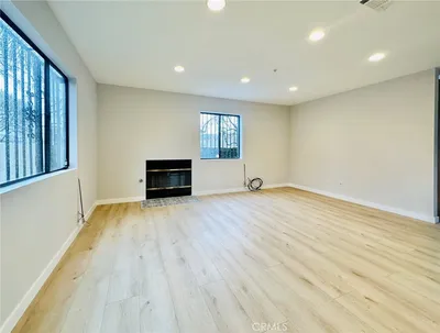 2817 W Grand Avenue A photo 2