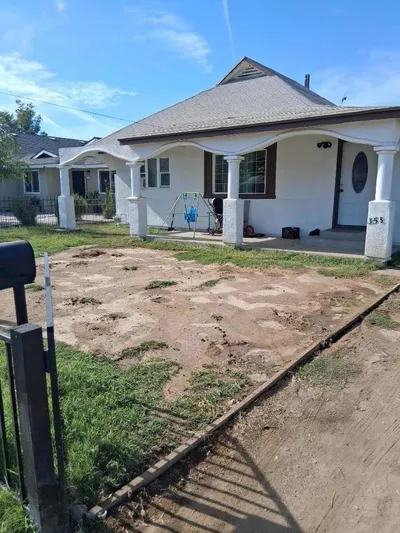 355 E Pleasant Street photo 2