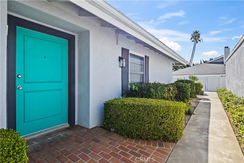 2424 University Dr photo 2