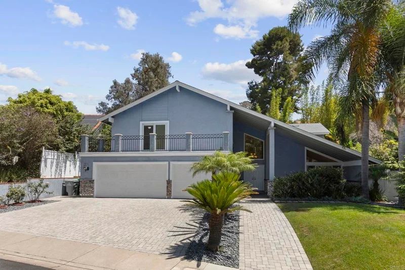 Photo 2 of 5545 Coral Reef Avenue