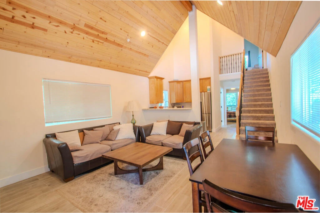 Interior 4