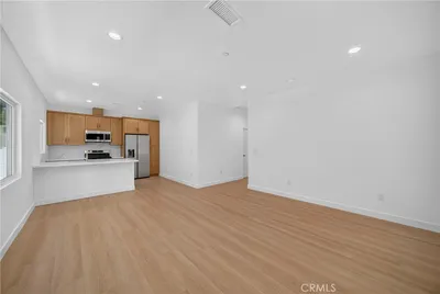 2939 10th Avenue photo 2