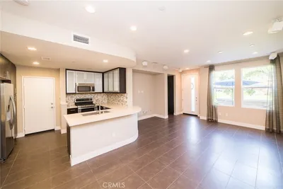 11 Empire Drive photo 2