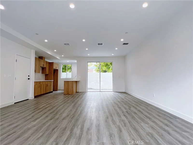 95 HARKNESS Avenue photo 2