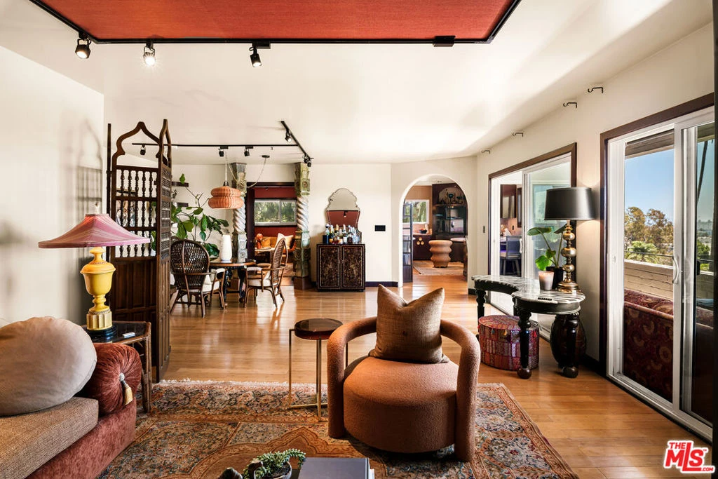 Interior 2