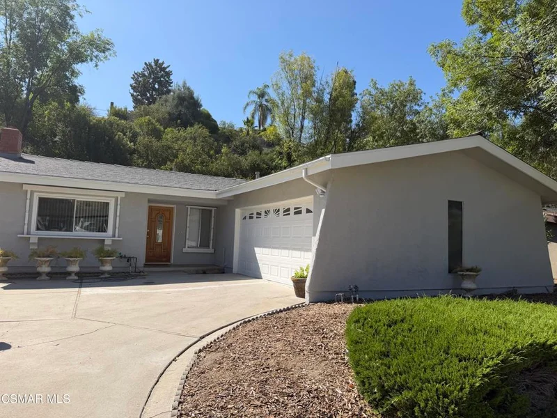 7254 Pomelo Drive photo 2