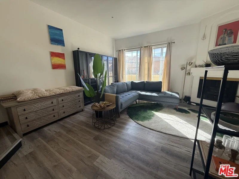 7033 La Tijera Boulevard G101 photo 2