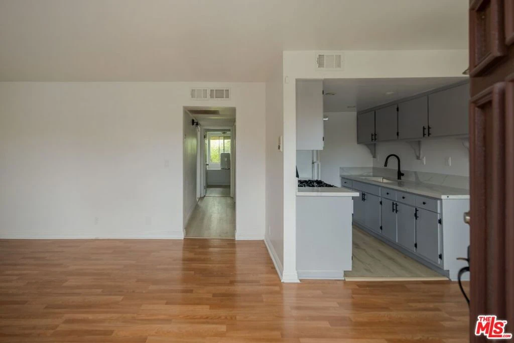 Interior 3