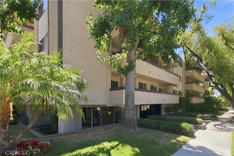 2386 E Del Mar Boulevard 111