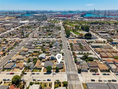 528 W F Street photo 2