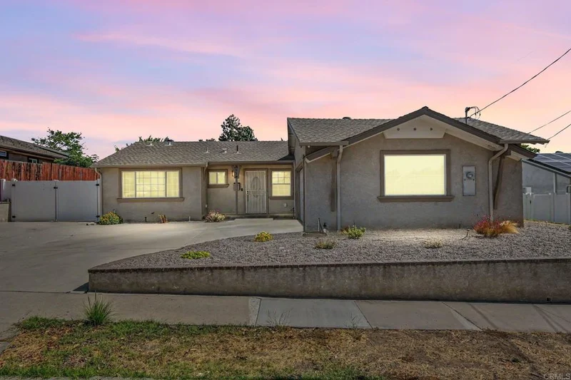 Photo 2 of 8378 Lake Ashwood Avenue