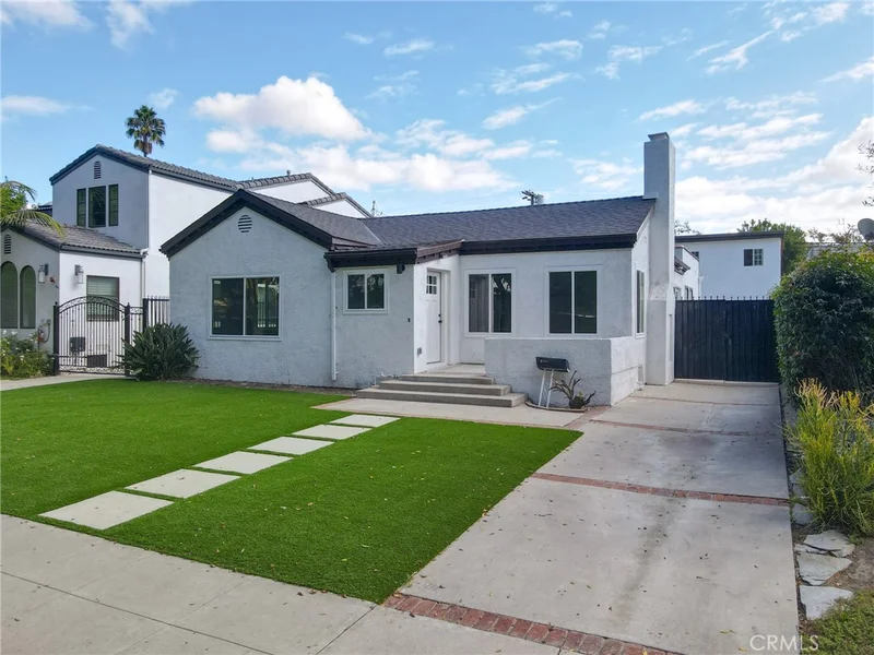 Photo 2 of 422 S Sycamore Avenue