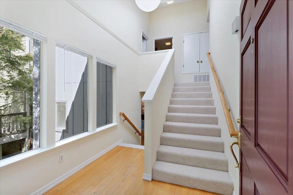 Interior 4