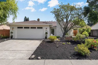 1125 Delta Way photo 2