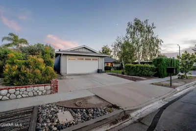 3062 Barnes Street photo 2