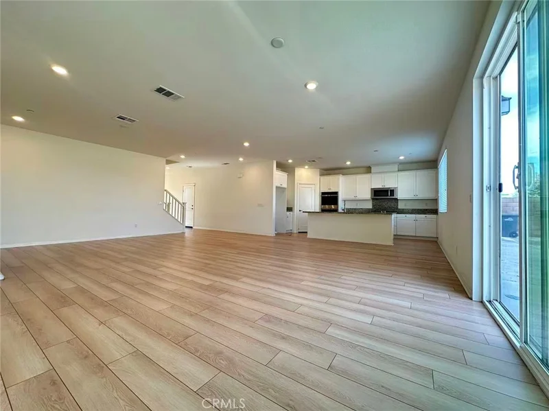 4837 S Jordan ave. photo 2
