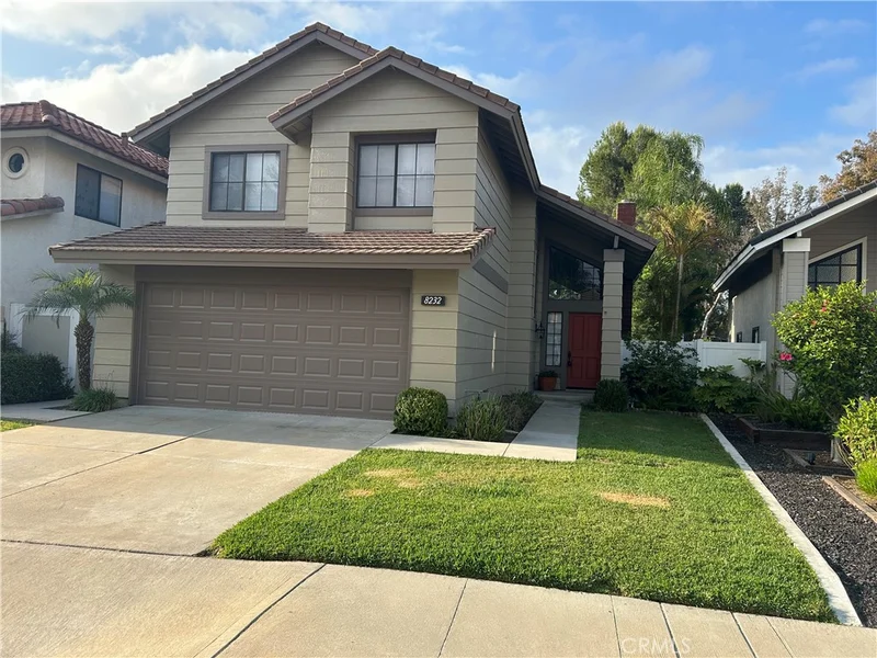 8232 E Flowerwood