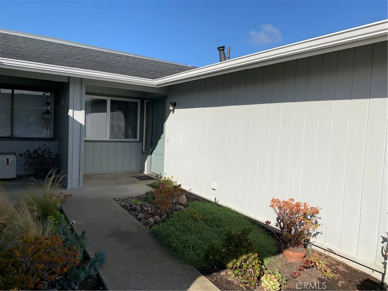 9148 Balboa photo 2