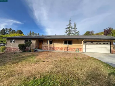 1167 Larch Ave