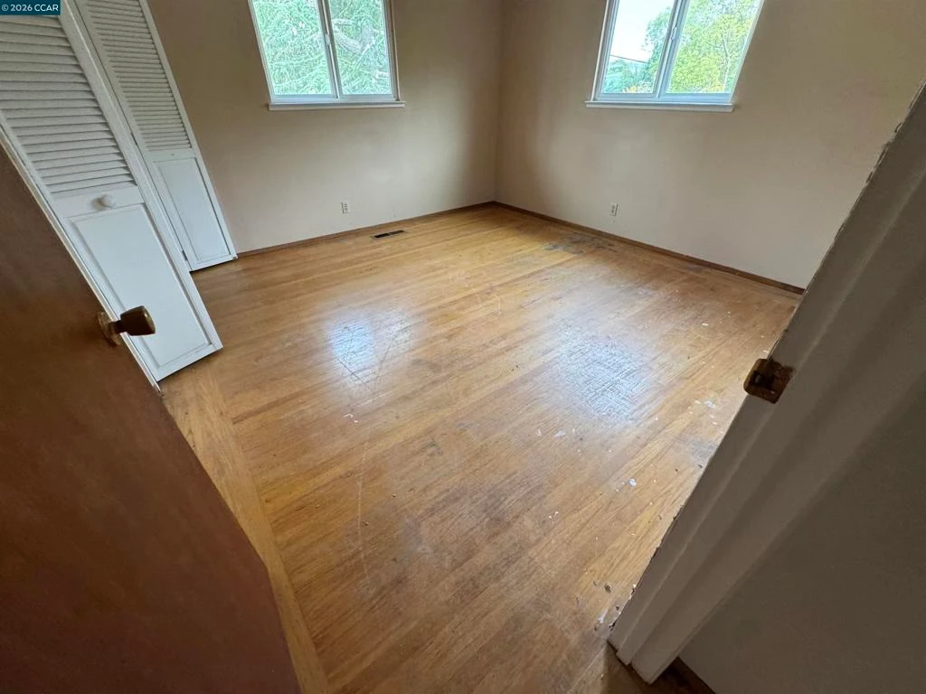 Interior 4