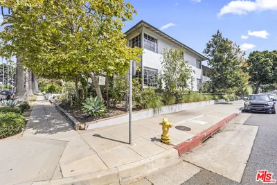 1807 Montana Ave C photo 2
