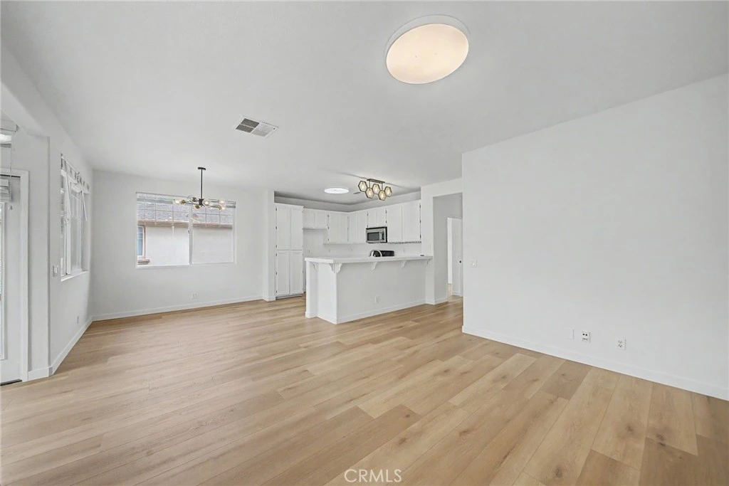 Interior 4
