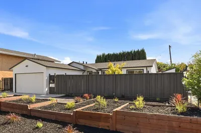 257 Challenger Avenue